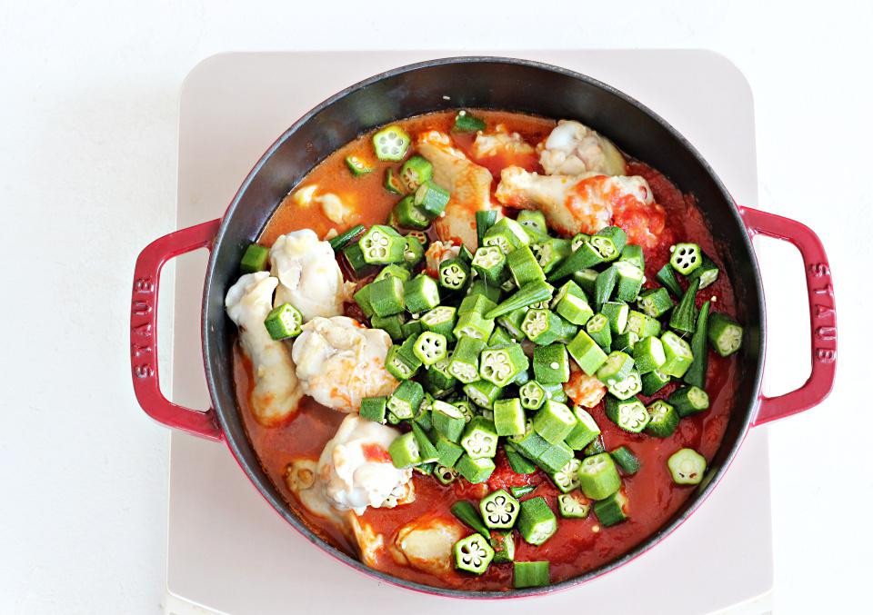 鶏とオクラのカレー　トマトカレー　チキン　IMG_3434