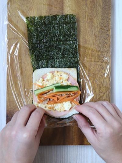 まく