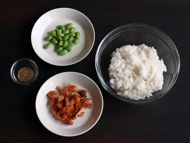 鮭と枝豆のおにぎり@1
